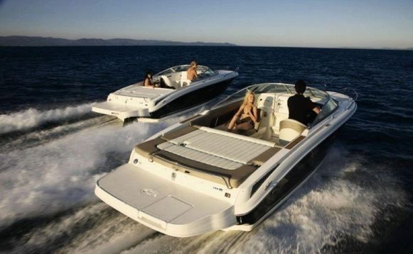 Пластиковый катер Sea Ray 240 Sun Sport