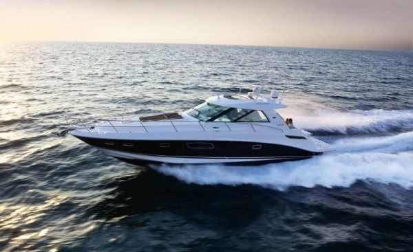 Моторная яхта Sea Ray 450 Sundancer