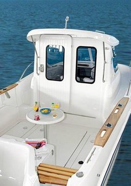 Пластиковый катер Quicksilver 580 Pilothouse, Mercury F80ELPT 57176 фото