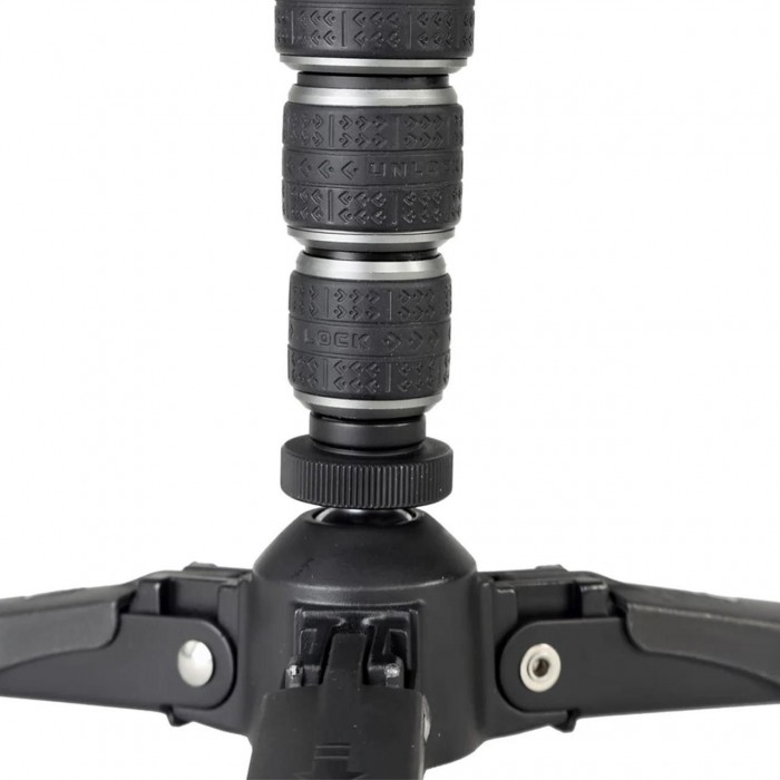 Монопод Вангард VEO 2S CM-264TR карбоновый Tri-Feet адаптер для смартфона с пультом ДУ для фото и видео