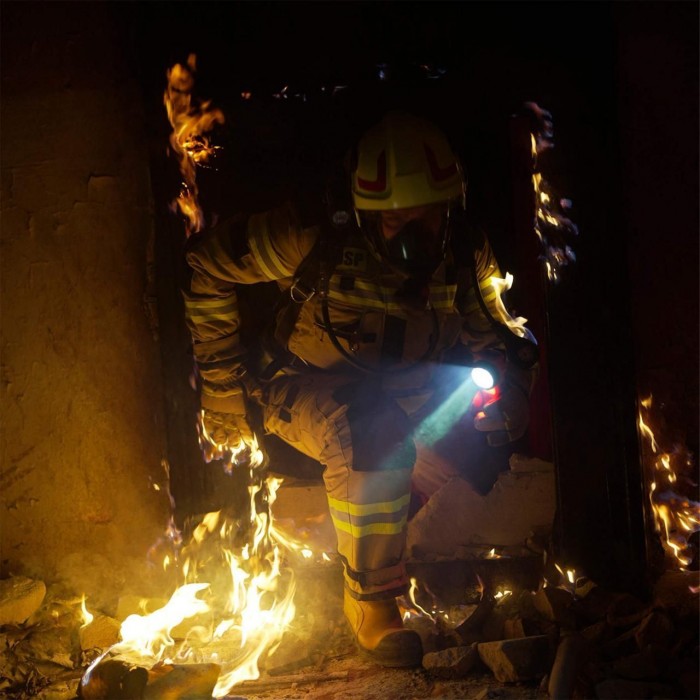 Ліхтар пожежний Mactronic M-Fire Guardian XR 240 Лм Ex-ATEX водонепроникний IP67 червоне світло, 8 режимів