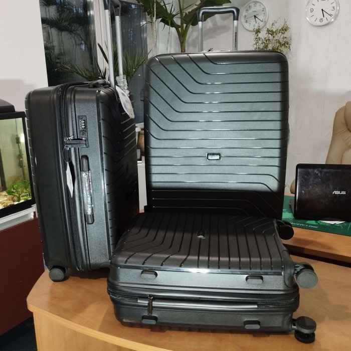 Чемодан Swissbrand Эден M Черный SWB_LHEDE001M полипропилен 78/90 л TSA замок 4 колеса расширяемый 3.6